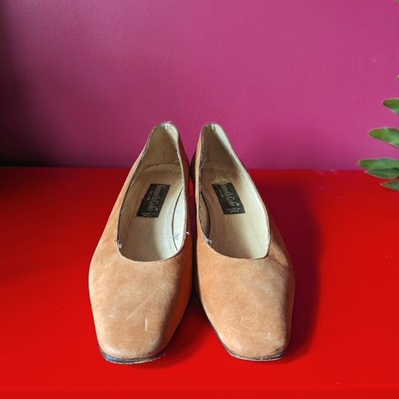 1990's Kenneth Cole Tan Suede Heels - Picture 2 of 5